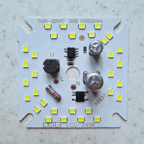چیپ ال ای دی 30 وات ماژول دی او بی 2خازنه  رنگ سفید  مهتابی مناسب جهت تعمیر لامپ. chip led dob 30w 220v ccc